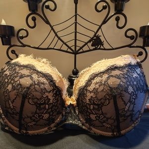 38DD Adore me bra